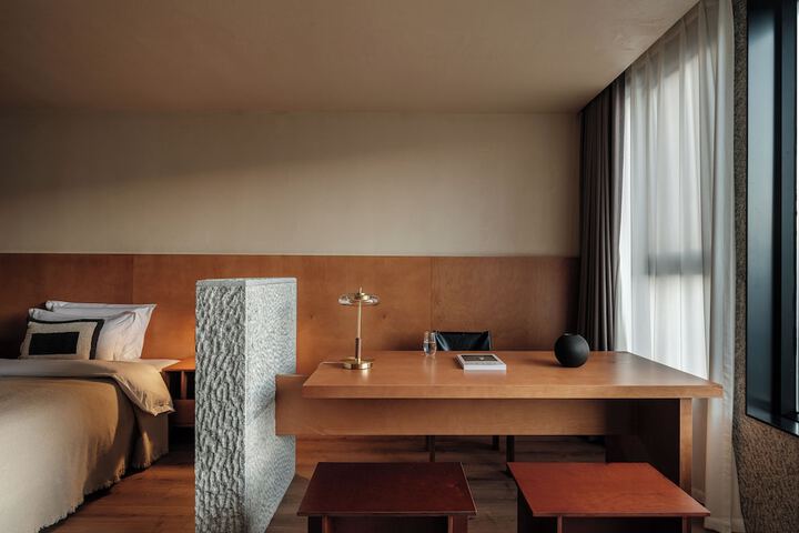 Room 13 of 169