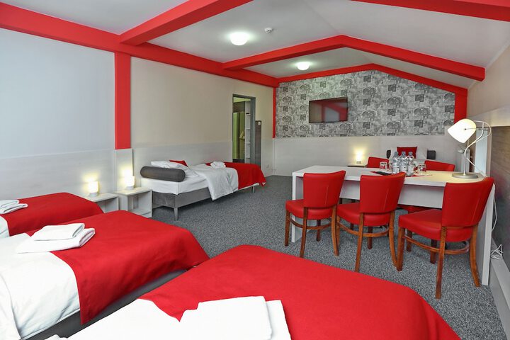Room 8 of 39