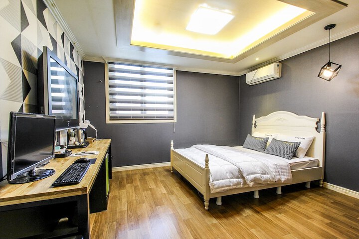 Room 37 of 41