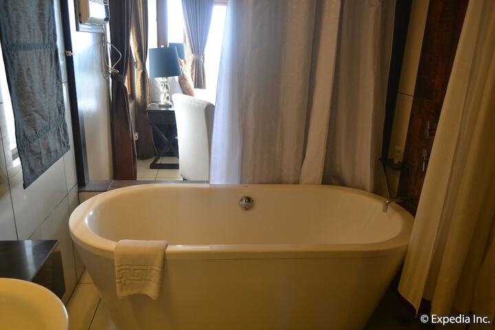 Room 53 of 81