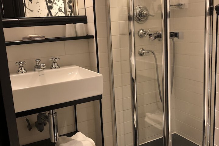 Room 42 of 54