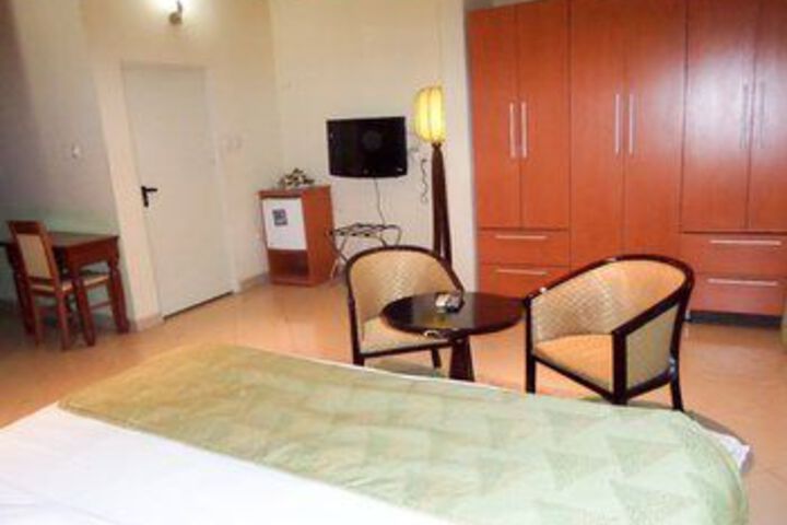 Room 18 of 23