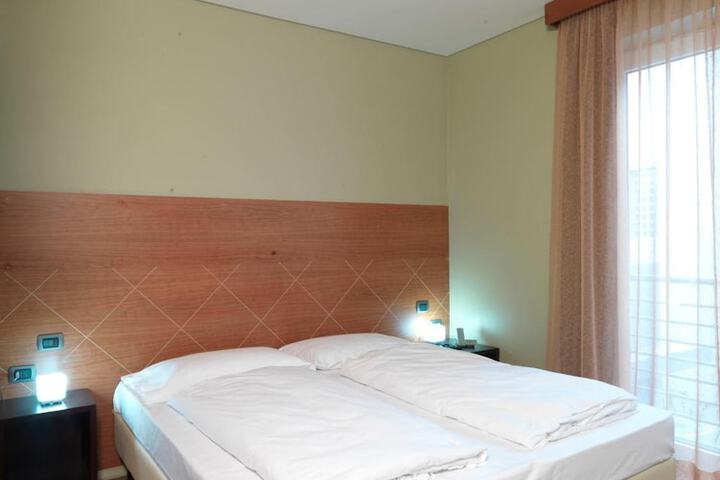 Room 7 of 43