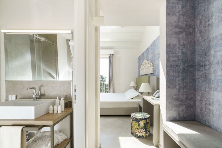 Room 10 of 35
