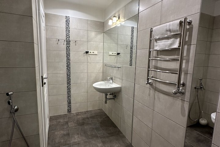 Room 18 of 25