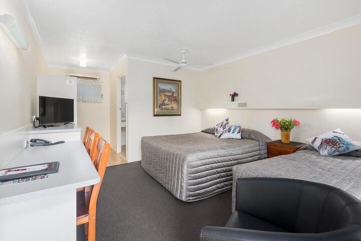 Room 3 of 28