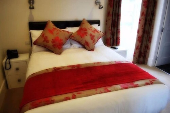 Room 4 of 42
