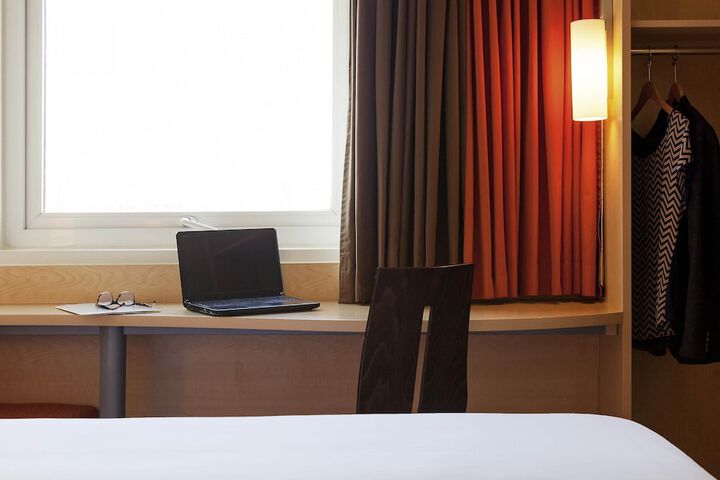 Room 19 of 37
