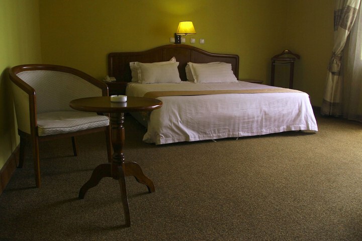 Room 7 of 40