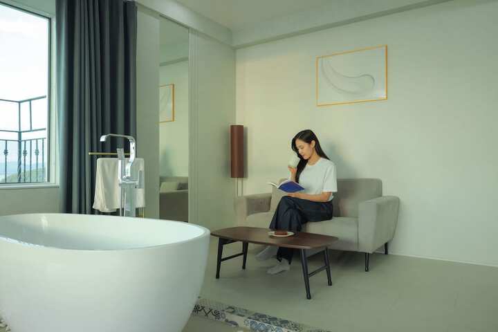 Room 28 of 80