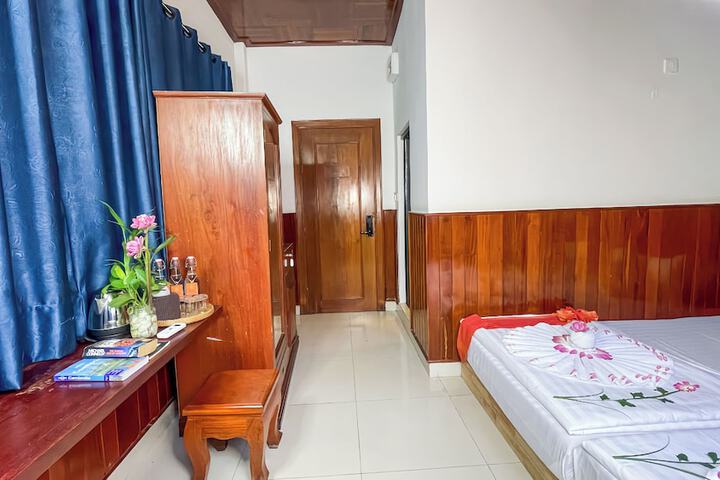 Room 30 of 79