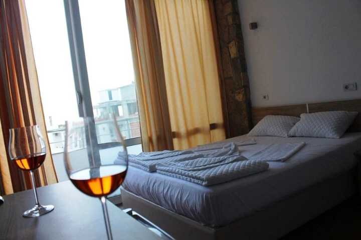 Room 27 of 100