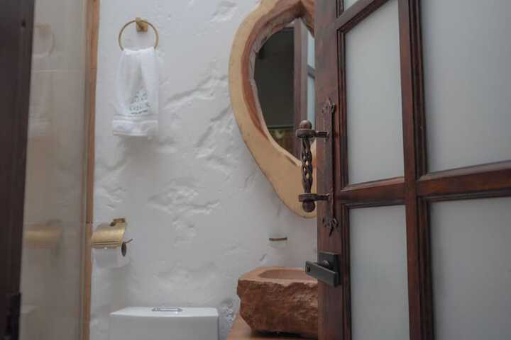 Room 14 of 37
