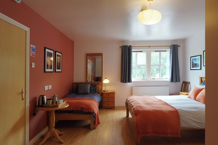 Room 9 of 33
