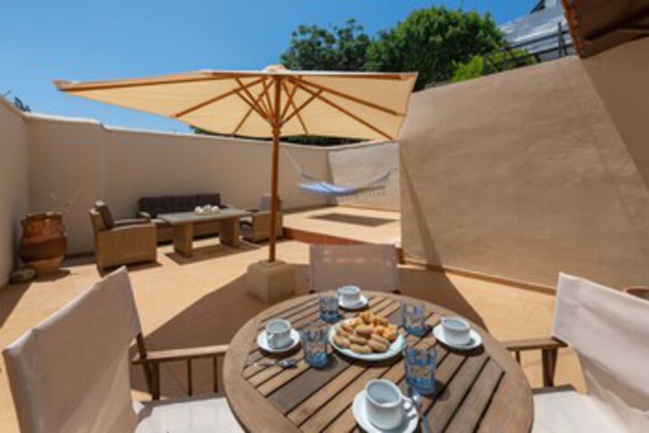 Loutra House