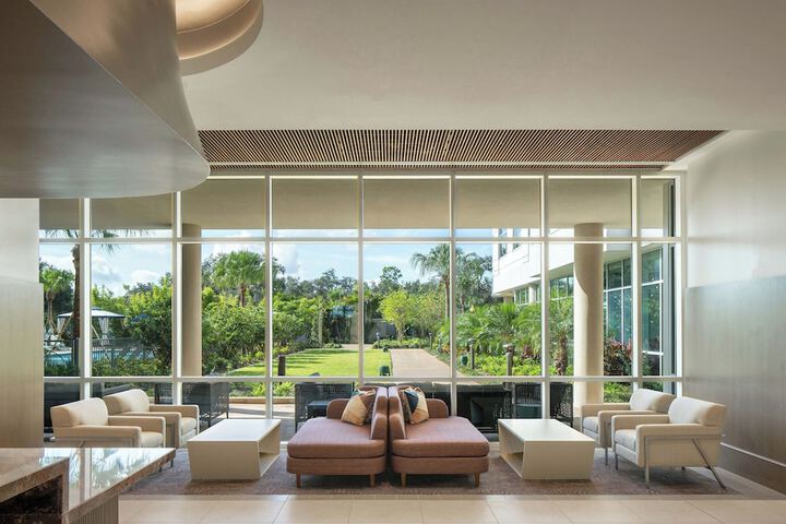Lobby lounge