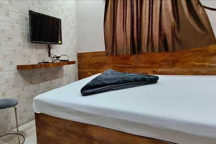 Room 2 of 5