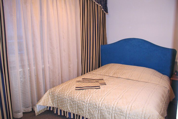 Room 8 of 24