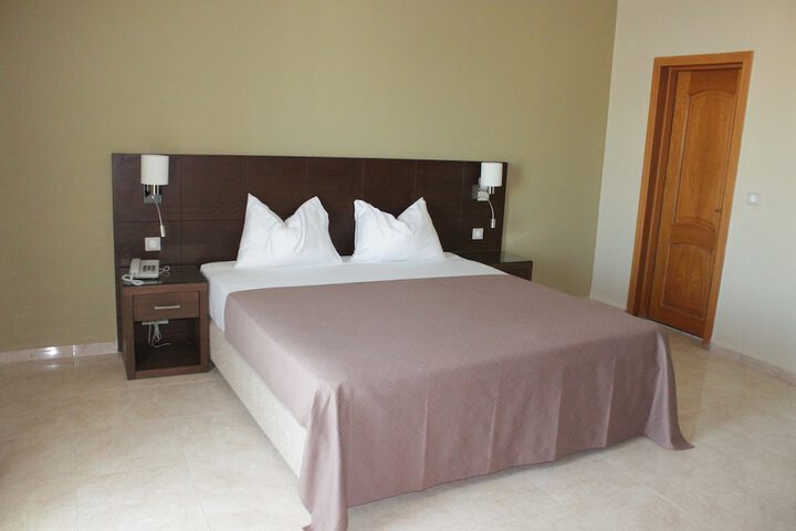 Room 7 of 42