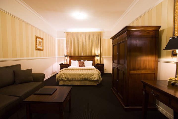 Room 5 of 37