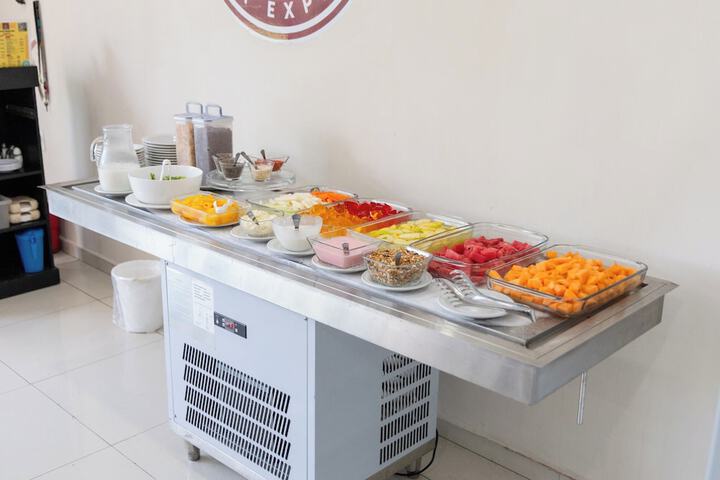 Breakfast/Coffee Service 75 of 91