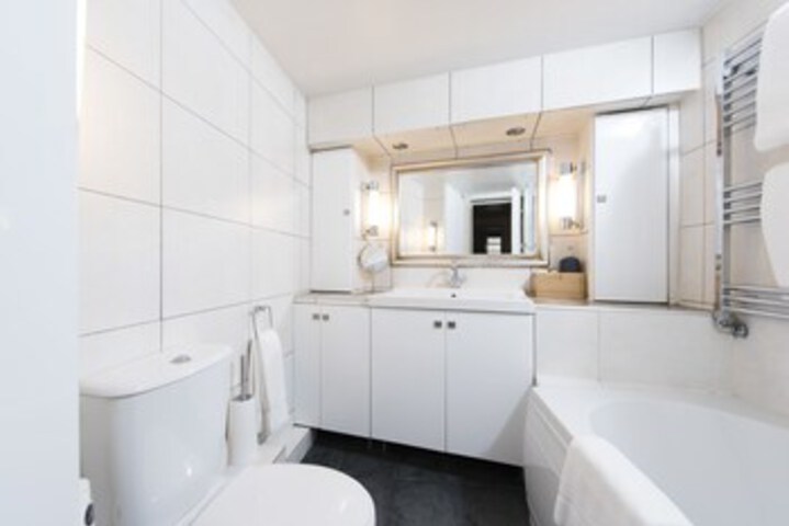 Room 4 of 26