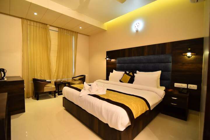 Room 4 of 23
