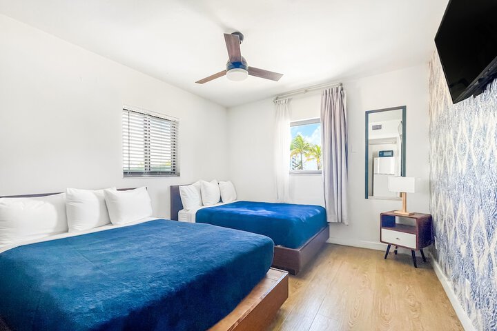Courtyard Superior King Bed (17 of 35)