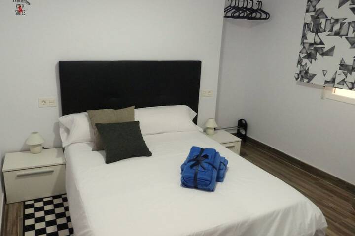Room 6 of 14