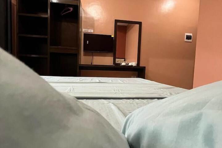 Room 5 of 20