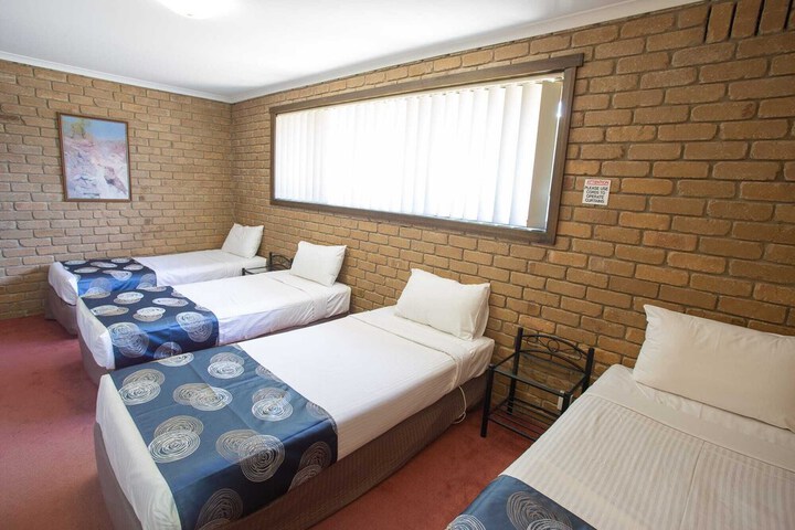 Room 27 of 70