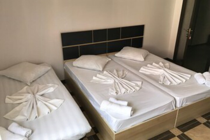 Room 28 of 32