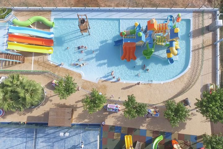 Pools & Facilities