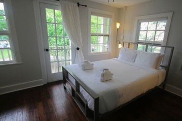 Room 32 of 70