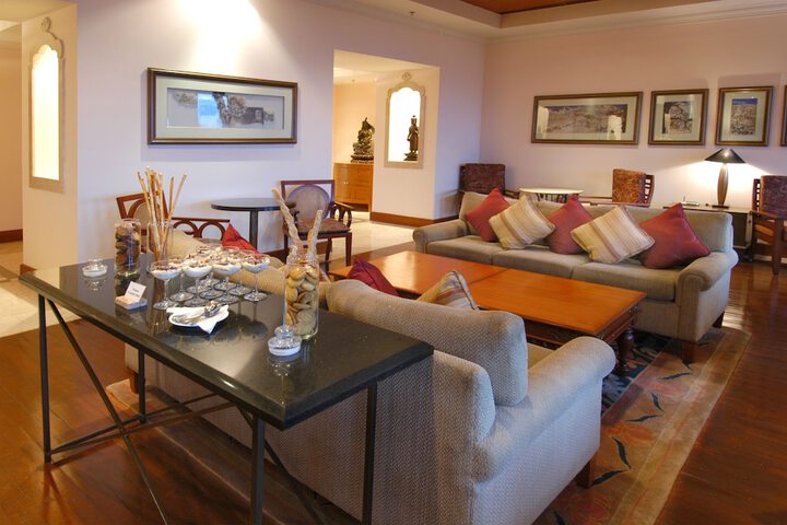 Lounge 88 of 121