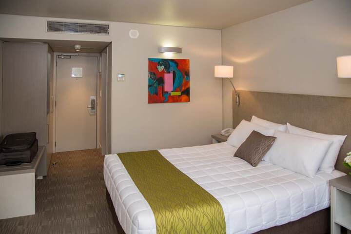 Room 5 of 68
