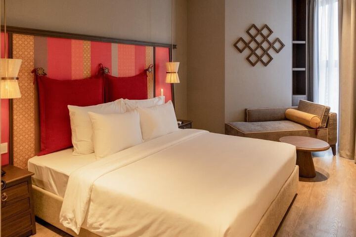 Room 8 of 35