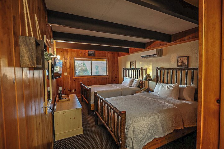 Chalet 2 Queen Beds (11 of 14)