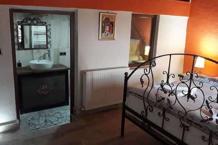 Room 28 of 185