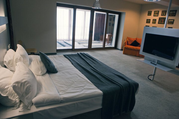 Room 13 of 31