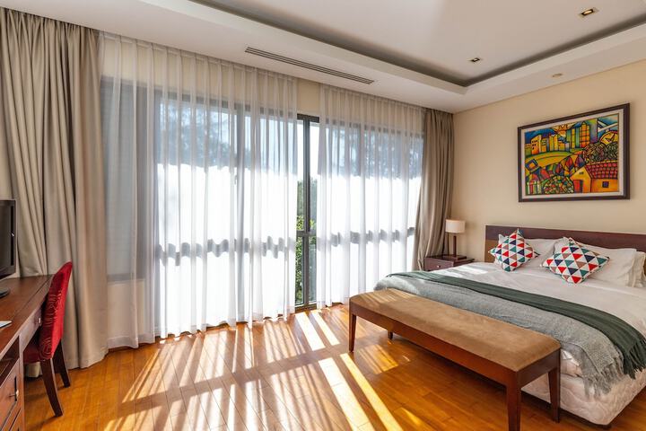 Room 20 of 183