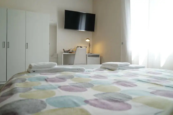 Room 4 of 14