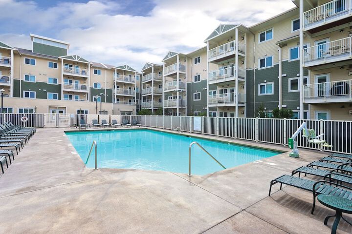 Pools & Facilities