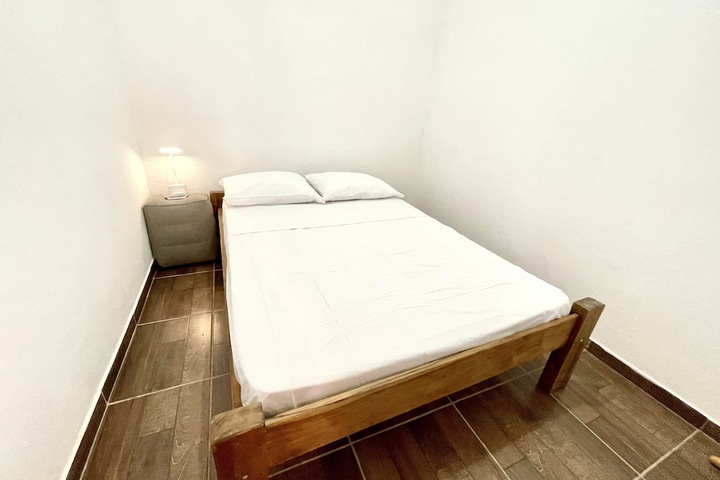 Room 4 of 37