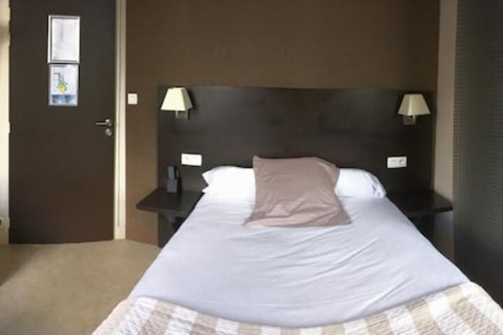 Room 6 of 36