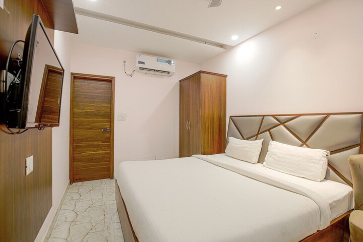 Room 19 of 34