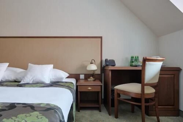 Room 16 of 75
