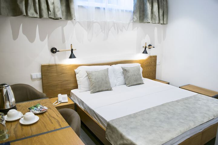 Room 7 of 49