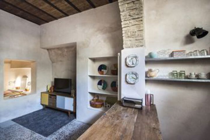 Room 5 of 11