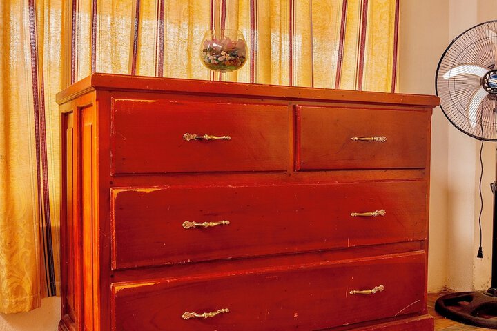 Room 10 of 93